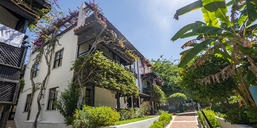 Club Titan Hotel